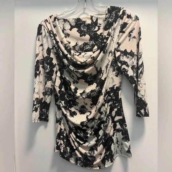 Abstract Print Women's Top - Picture 1 of 6